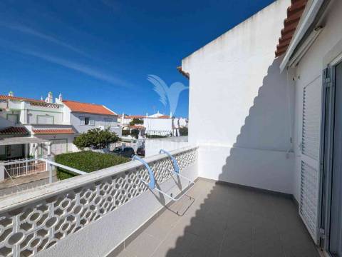 Moradia t4 com piscina em casas da audiência, monte gordo