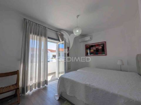 Moradia t4 com piscina em casas da audiência, monte gordo