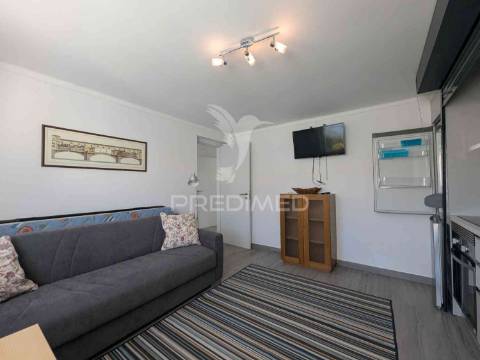 Moradia t4 com piscina em casas da audiência, monte gordo