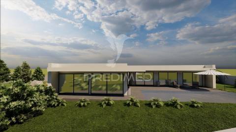 Moradia  térrea em construção