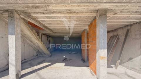 Moradia  térrea em construção