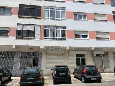 Loja | casais mem martins | arrendamento