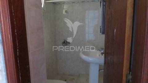 Moradia tipologia t3 e terreno em câmara de lobos