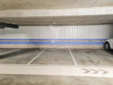 Escritório com vista rio, wc privativo e estacionamento