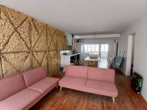 Prédio no centro do seixal.