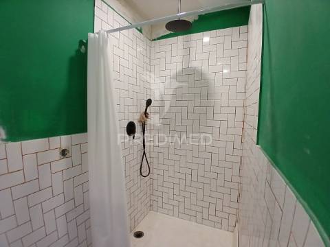 Prédio no centro do seixal.