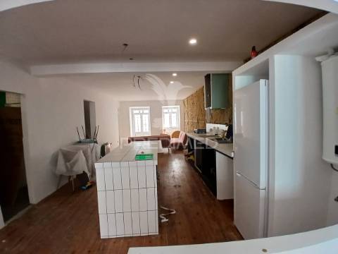 Prédio no centro do seixal.