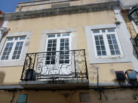 Prédio no centro do seixal.