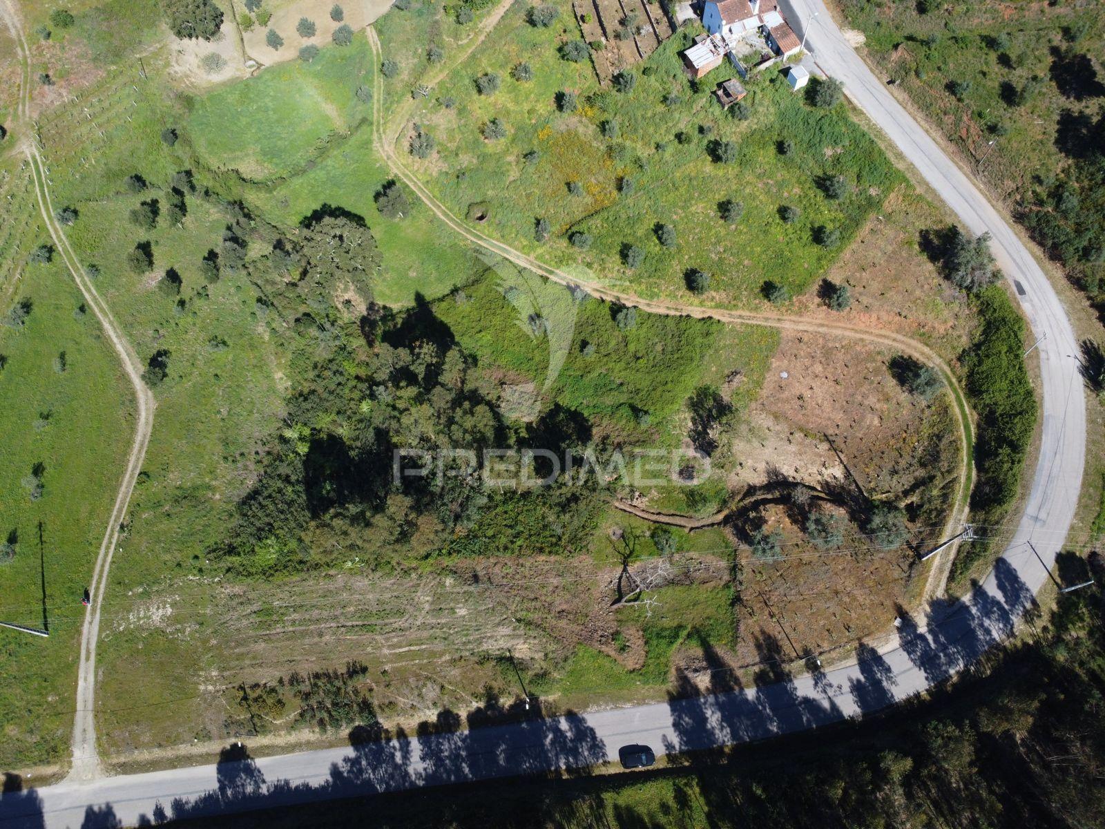 Terreno urbano com vista privilegiada para a barragem de castelo de bode