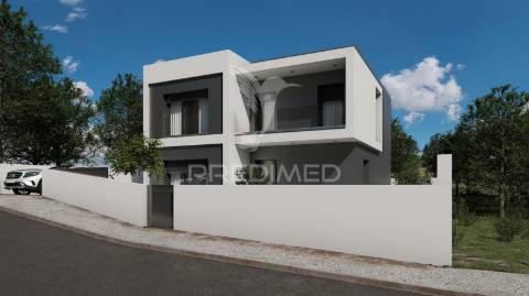 Moradia t4 de arquitetura moderna – urbanização da meia via