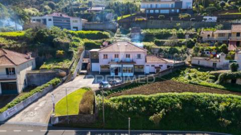 Moradia t3 e restaurante em machico