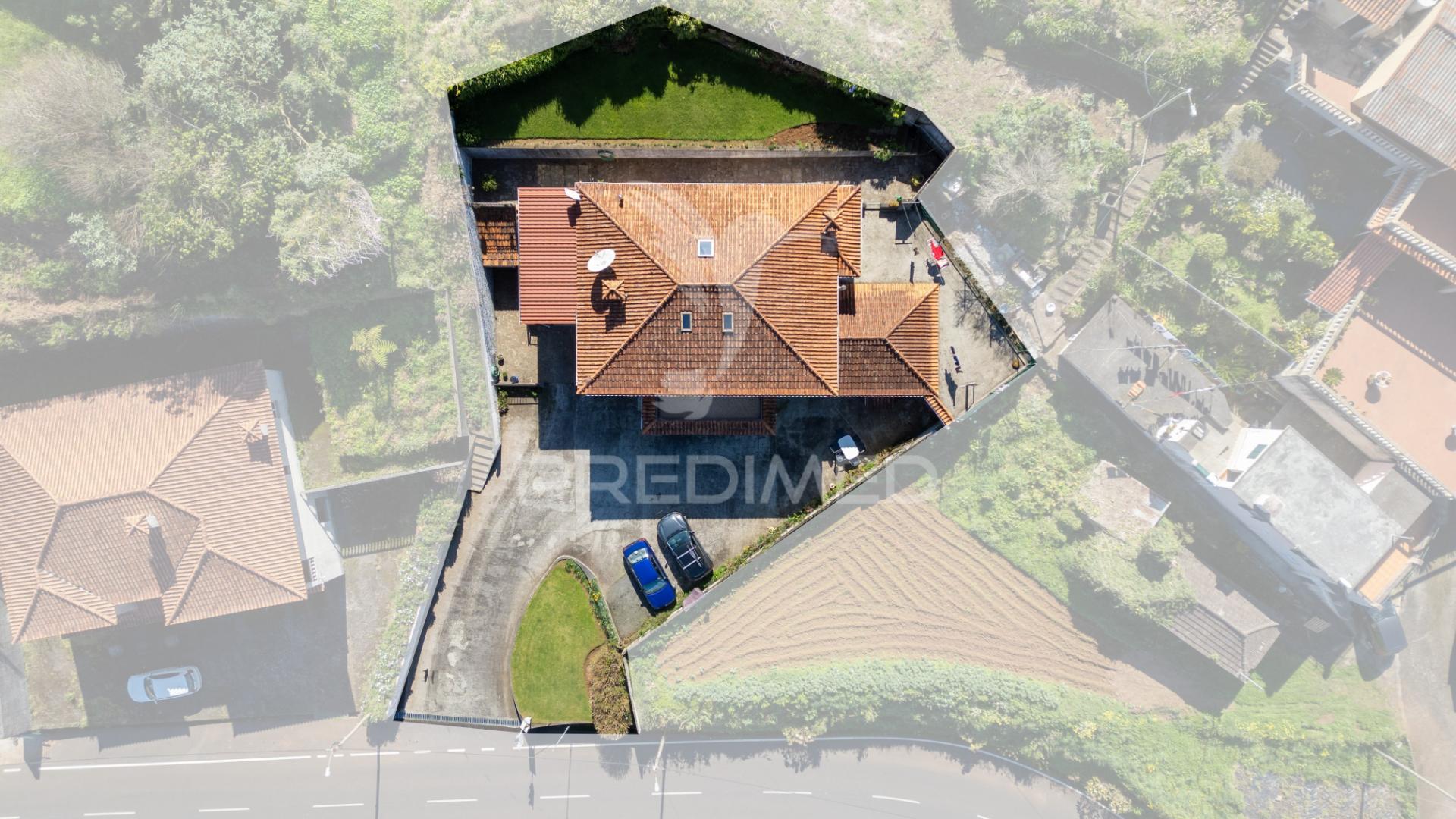 Moradia t3 e restaurante em machico