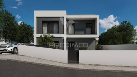 Moradia t4 de arquitetura moderna – urbanização da meia via