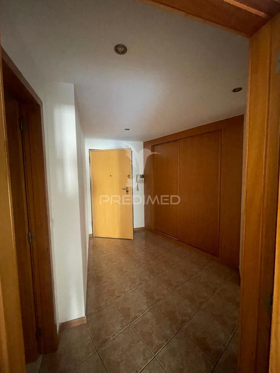Apartamento t2 para arrendamento em real