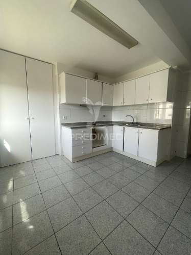 Apartamento t2 para arrendamento em real