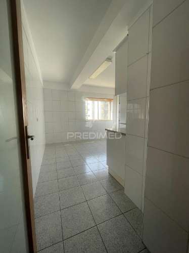 Apartamento t2 para arrendamento em real