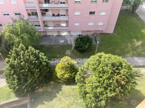 Apartamento t2 para arrendamento em real