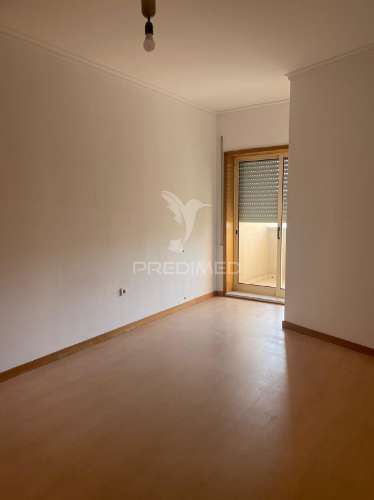 Apartamento t2 para arrendamento em real