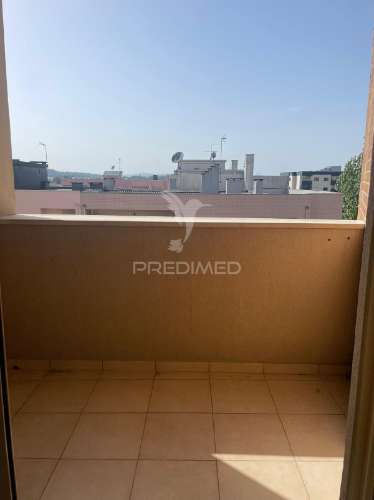 Apartamento t2 para arrendamento em real