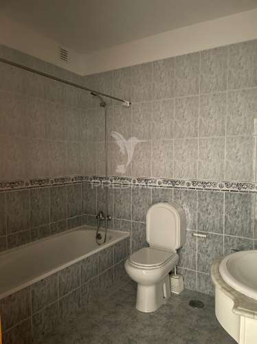 Apartamento t2 para arrendamento em real