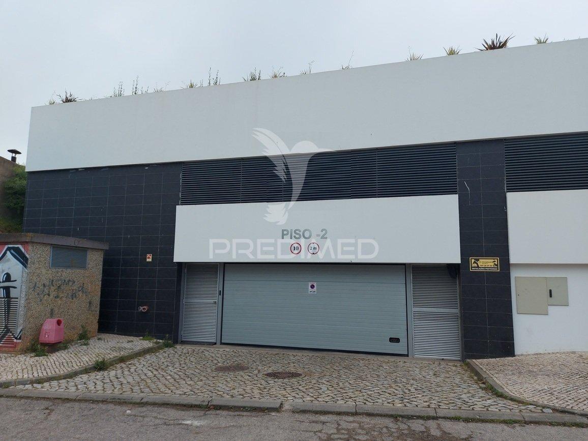 Garagem box para arrendamento em portimão – 22,60 m²
