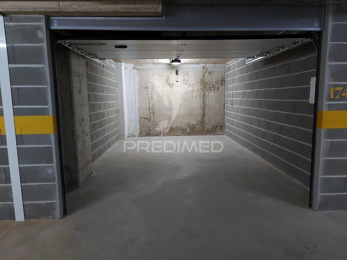 Garagem box para arrendamento em portimão – 22,60 m²