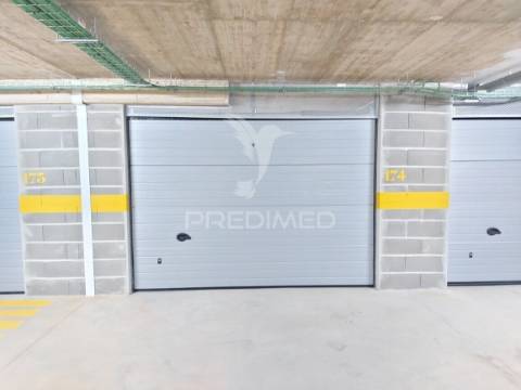 Garagem box para arrendamento em portimão – 22,60 m²