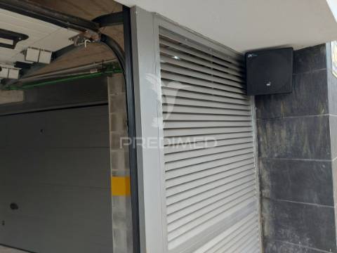 Garagem box para arrendamento em portimão – 22,60 m²
