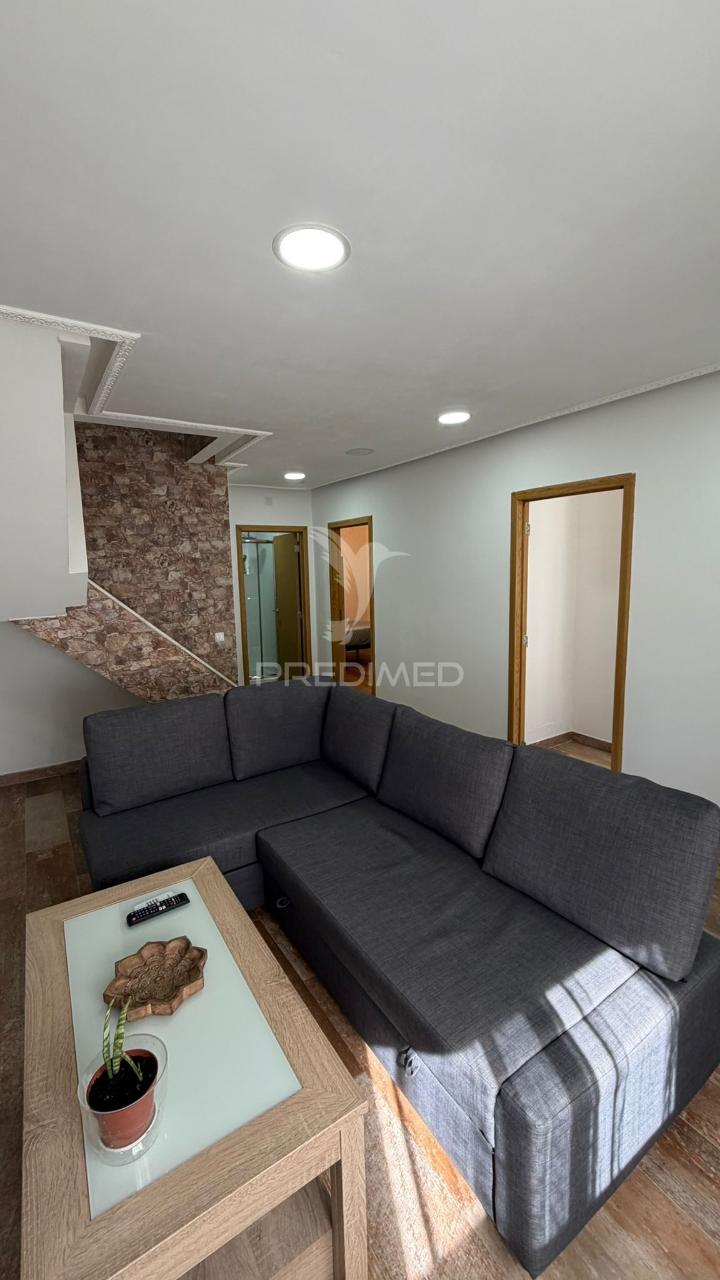 Moradia t2+2 com parqueamento (centro de setúbal)