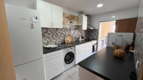 Moradia t2+2 com parqueamento (centro de setúbal)