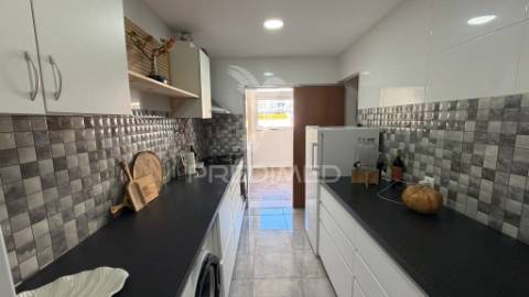 Moradia t2+2 com parqueamento (centro de setúbal)