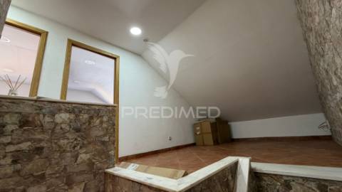 Moradia t2+2 com parqueamento (centro de setúbal)