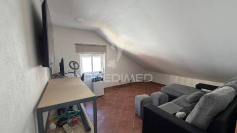 Moradia t2+2 com parqueamento (centro de setúbal)