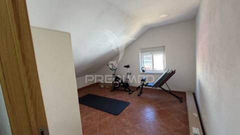 Moradia t2+2 com parqueamento (centro de setúbal)