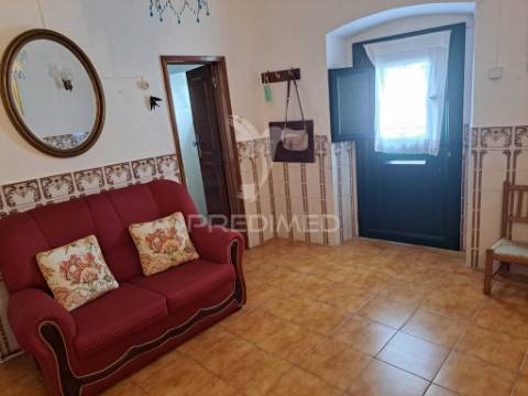 Casinha típica alentejana t1 - pias