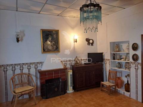 Casinha típica alentejana t1 - pias