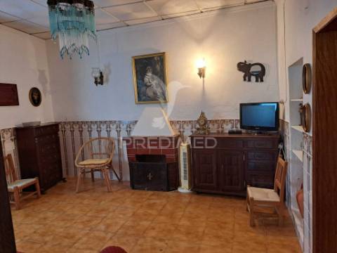 Casinha típica alentejana t1 - pias