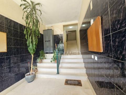 Novidade! t2 1º andar quinta do conde