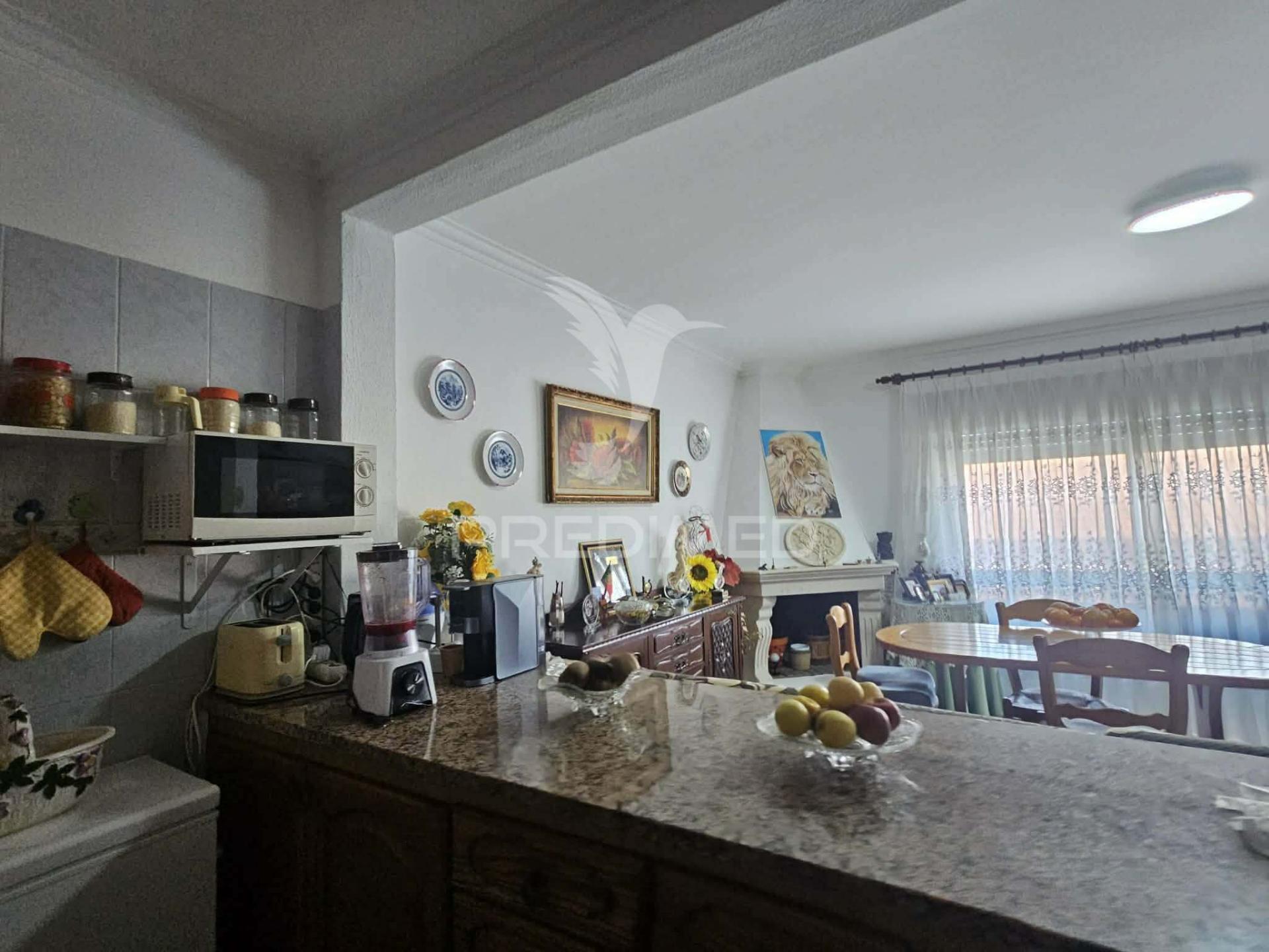 Novidade! t2 1º andar quinta do conde