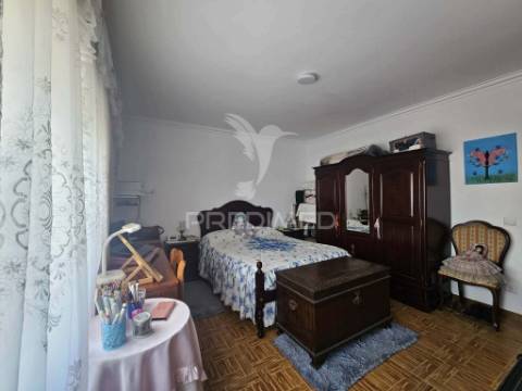Novidade! t2 1º andar quinta do conde