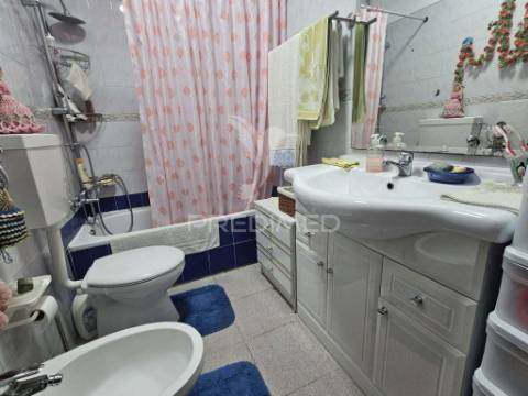 Novidade! t2 1º andar quinta do conde
