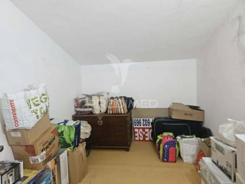 Novidade! t2 1º andar quinta do conde