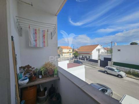 Novidade! t2 1º andar quinta do conde