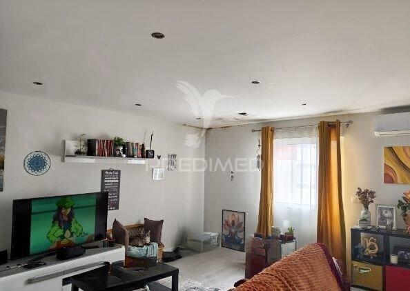 Apartamento t2 laranjeiro com arrecadação