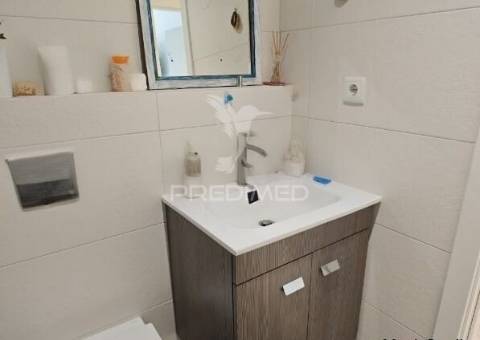 Apartamento t2 laranjeiro com arrecadação
