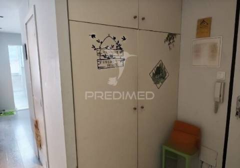 Apartamento t2 laranjeiro com arrecadação