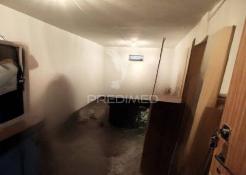 Apartamento t2 laranjeiro com arrecadação