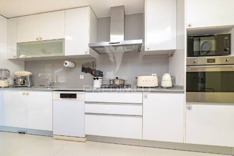 Incrível penthouse t5 em maximinos, braga – vistas panorâmicas sobre toda a cidade