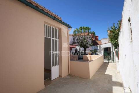 R/c de moradia t1 + 1