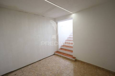 R/c de moradia t1 + 1